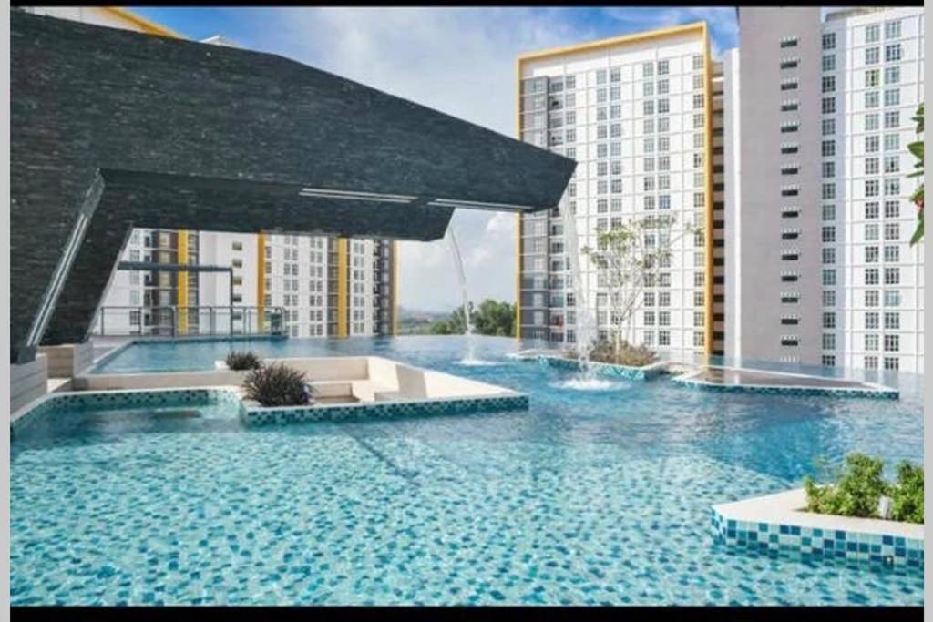 盛婷民宿a S&Thomez 2Bedrooms Mesamall Wifi Klia Usim Miu Inti Nu Нилай Экстерьер фото