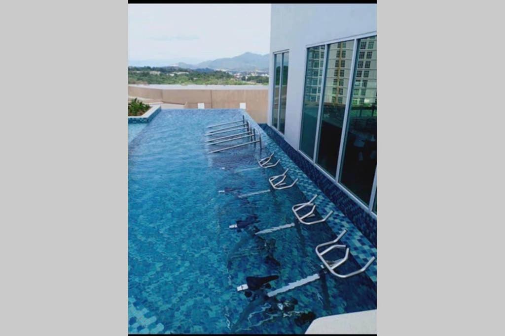 盛婷民宿a S&Thomez 2Bedrooms Mesamall Wifi Klia Usim Miu Inti Nu Нилай Экстерьер фото