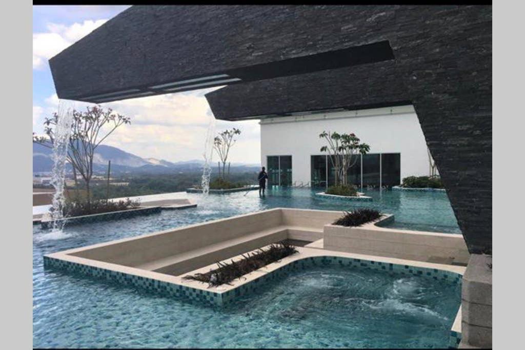 盛婷民宿a S&Thomez 2Bedrooms Mesamall Wifi Klia Usim Miu Inti Nu Нилай Экстерьер фото